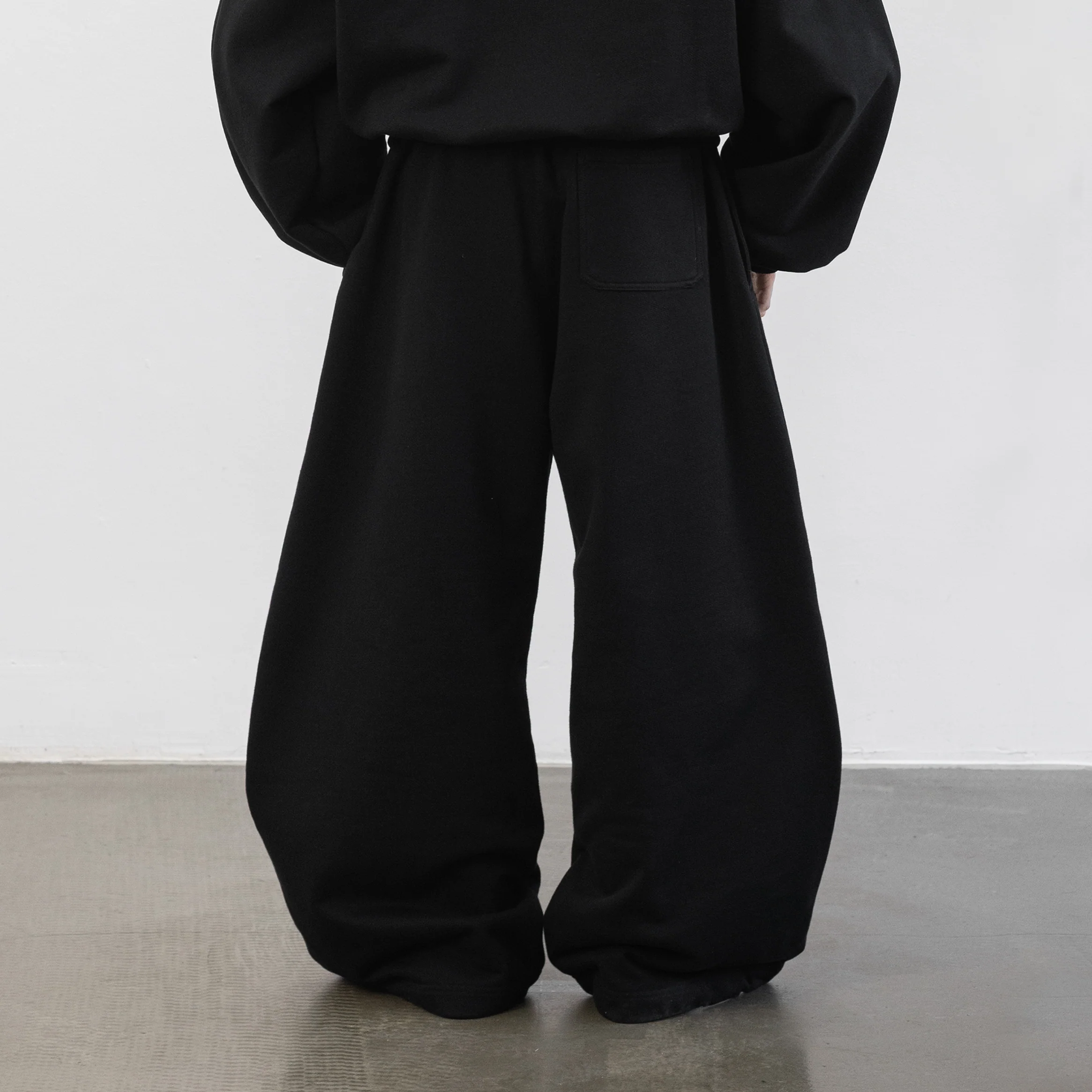 Balloon Fleece Sweatpants (Black) - Image 3